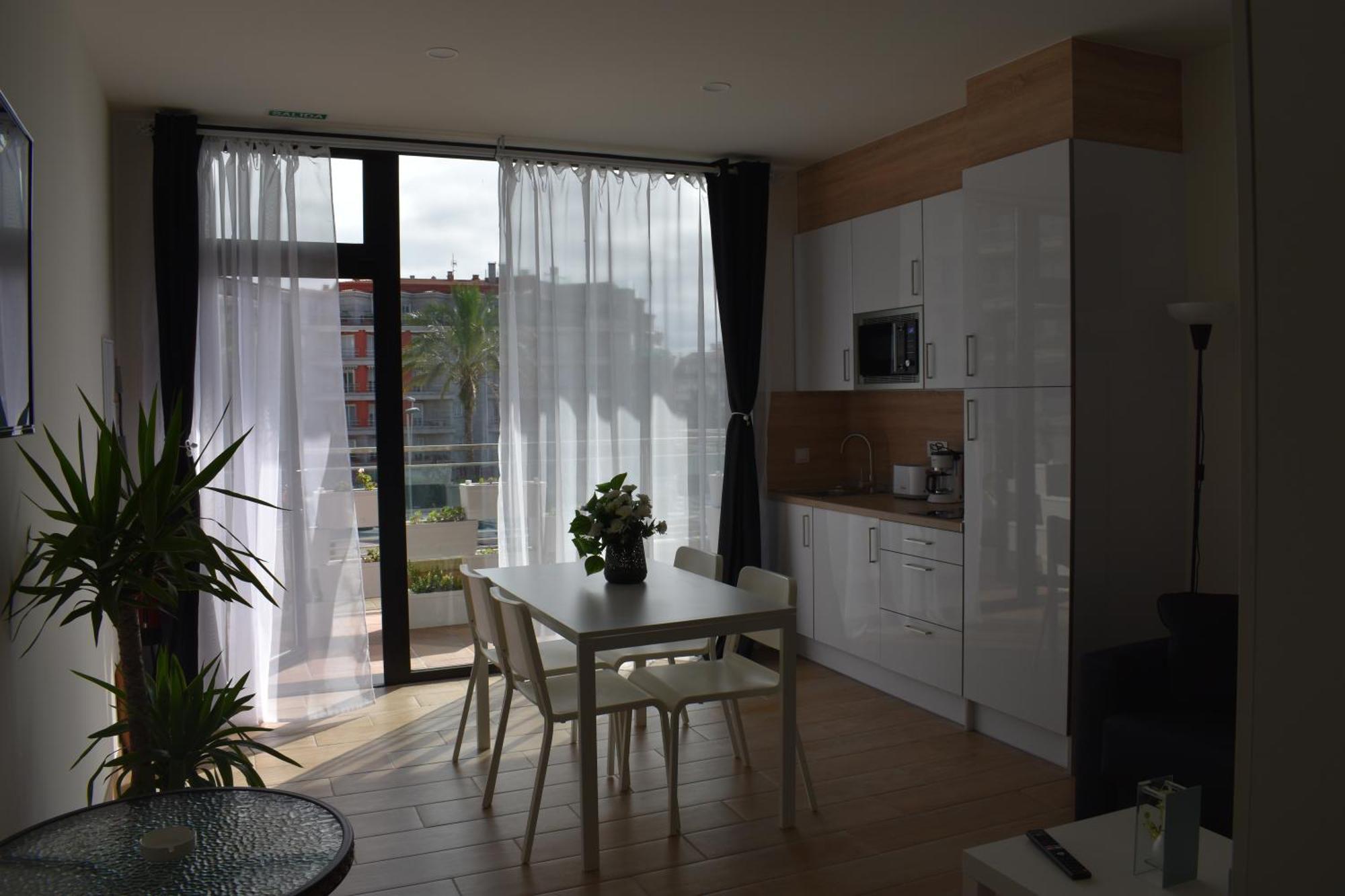 Apartamentos Silgar Plaza 桑亨霍 外观 照片